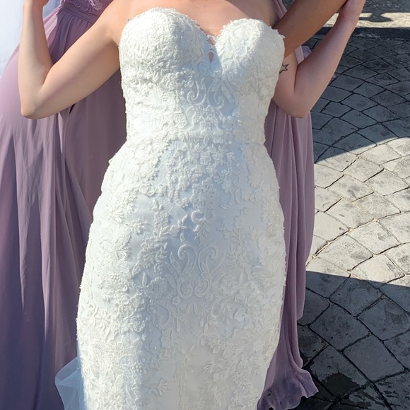 Gorgeous Ivory Wedding Dress w/ floor length veil - Picture 7 of 7